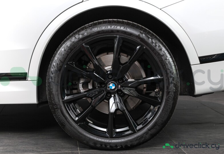 BMW X7 White