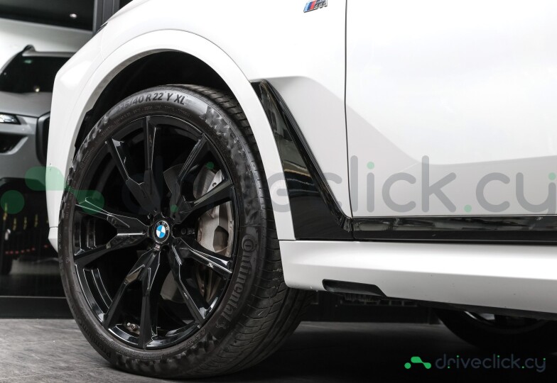 BMW X7 White