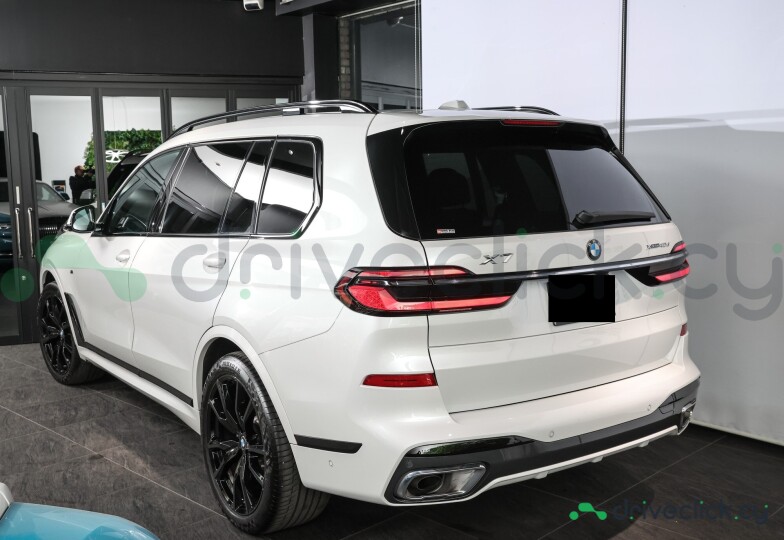 BMW X7 White