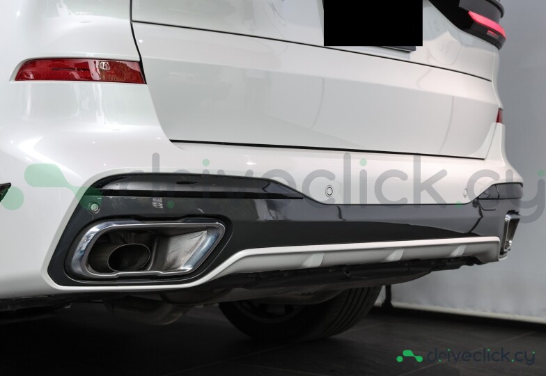 BMW X7 White