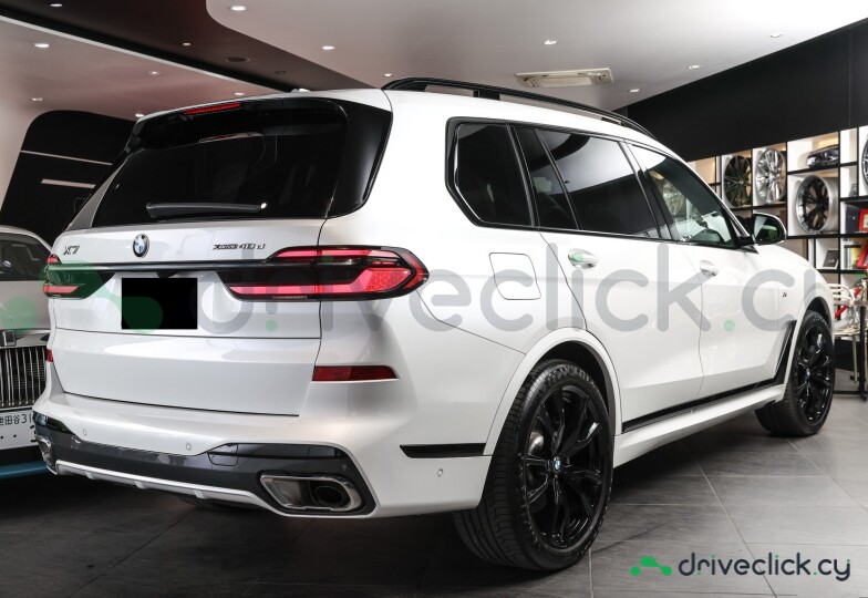 BMW X7 White