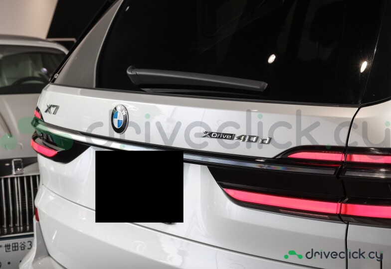 BMW X7 White