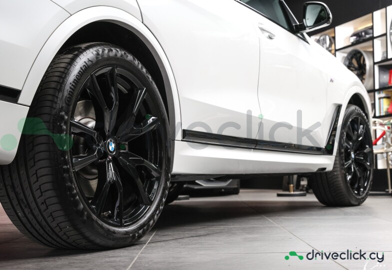 BMW X7 White