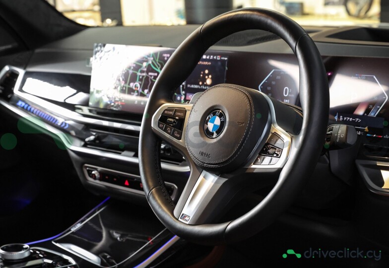 BMW X7 White