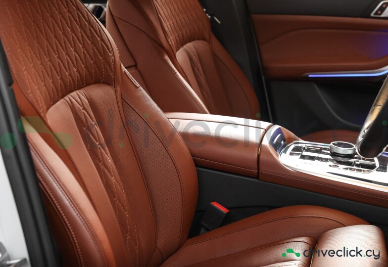 BMW X7 White
