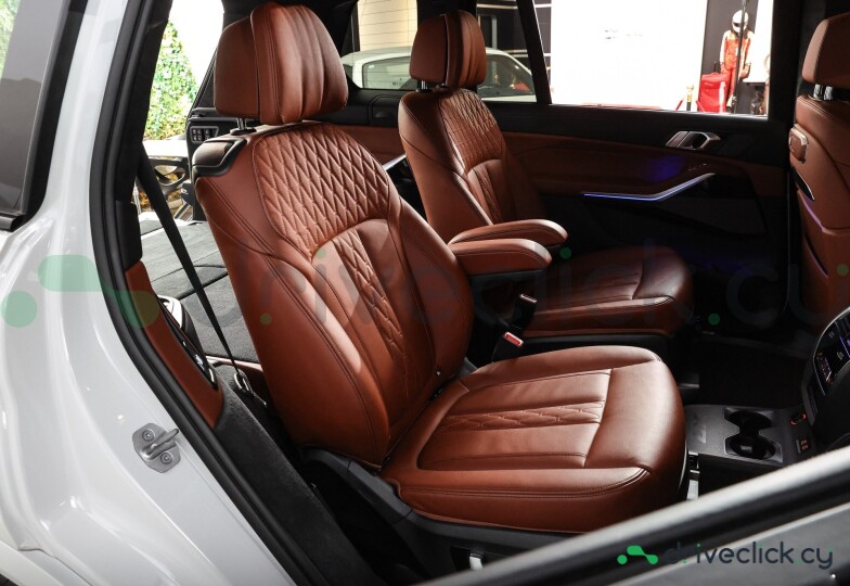 BMW X7 White