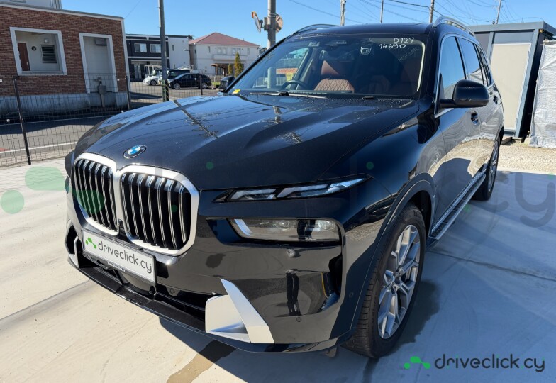 BMW X7 Black