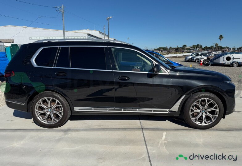 BMW X7 Black