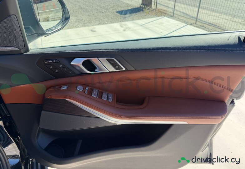 BMW X7 Black