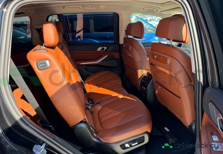 BMW X7 Black