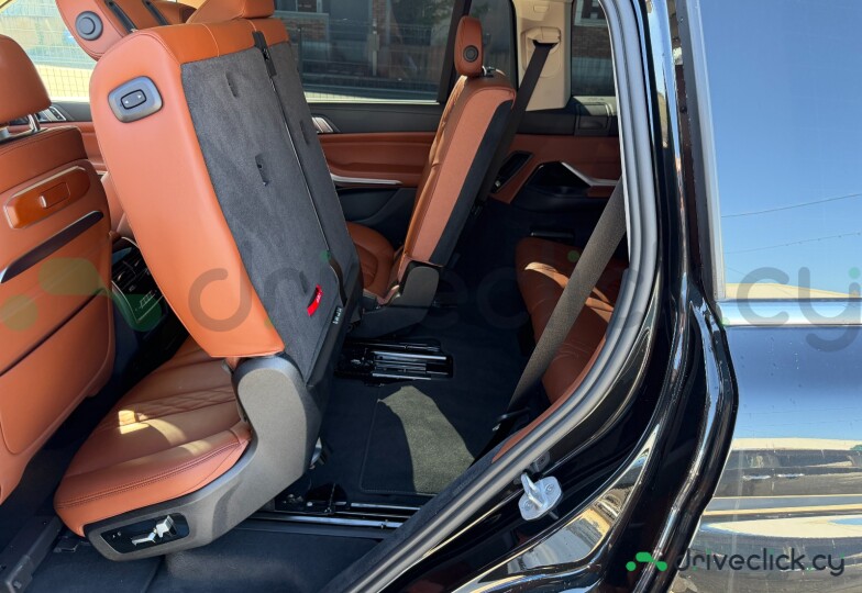 BMW X7 Black
