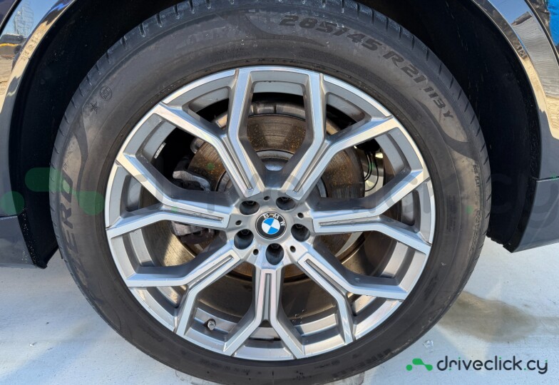 BMW X7 Black