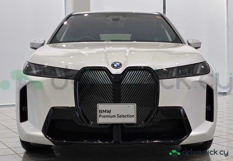 BMW iX White