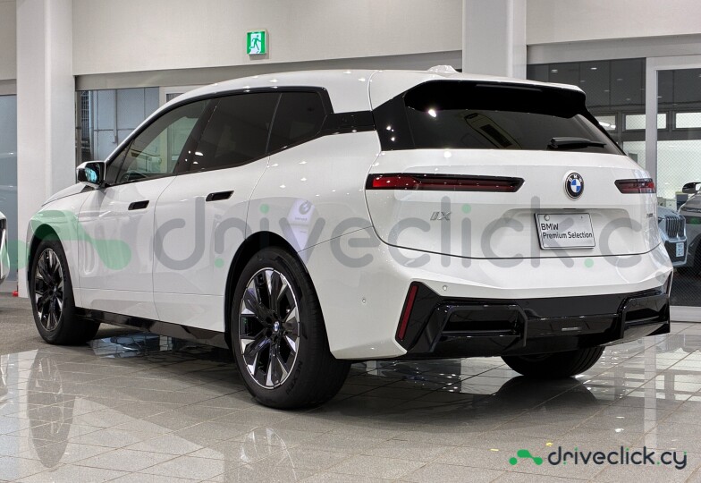 BMW iX White