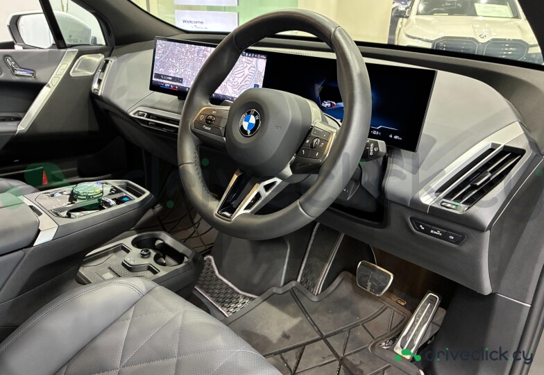 BMW iX White
