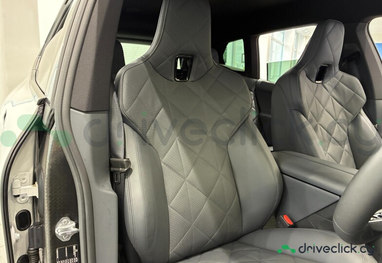 BMW iX White