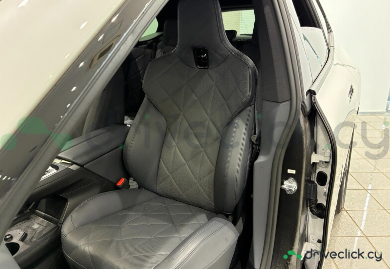 BMW iX White