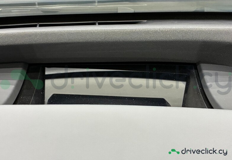 BMW iX White