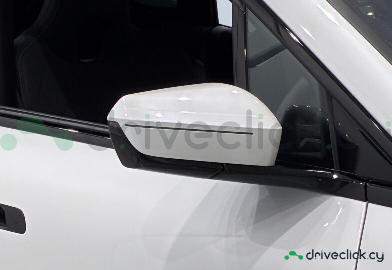 BMW iX White
