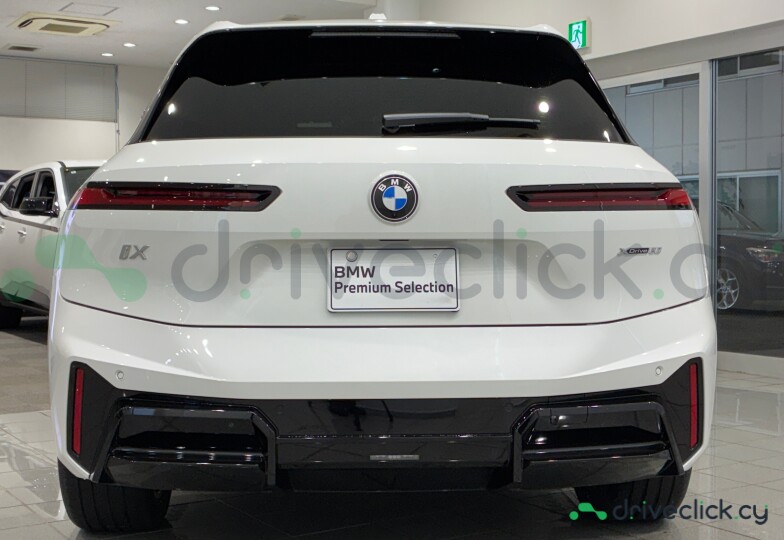 BMW iX White