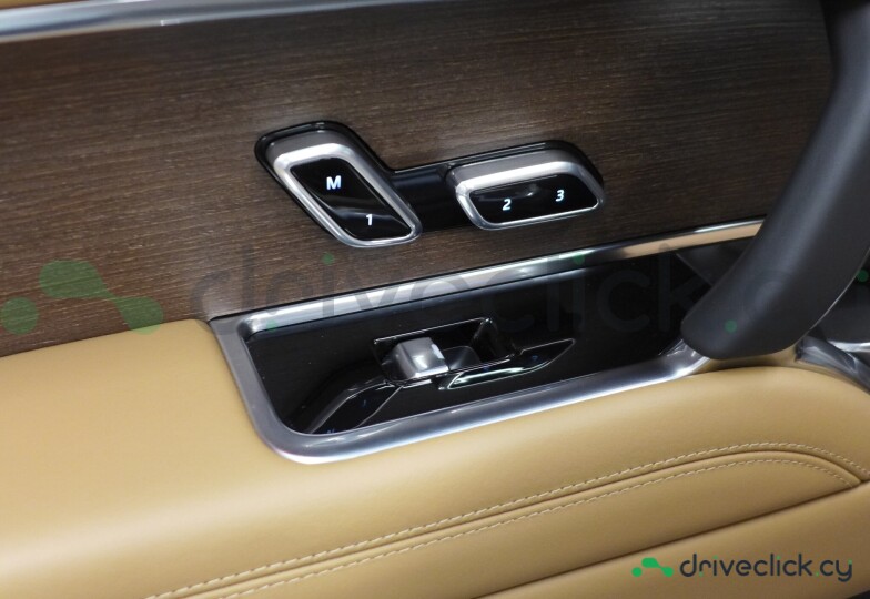 Land Rover Range Rover Gold