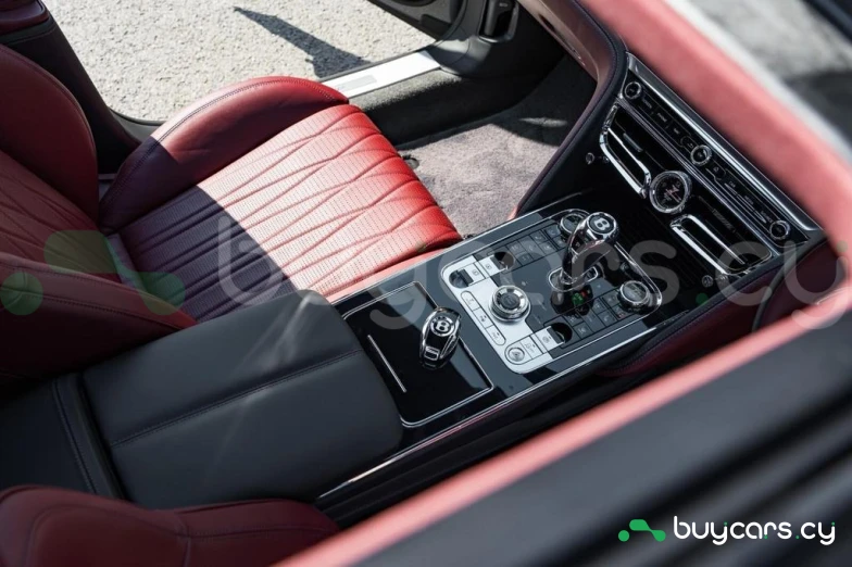 Bentley Flying Spur Белый