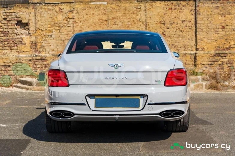 Bentley Flying Spur Белый