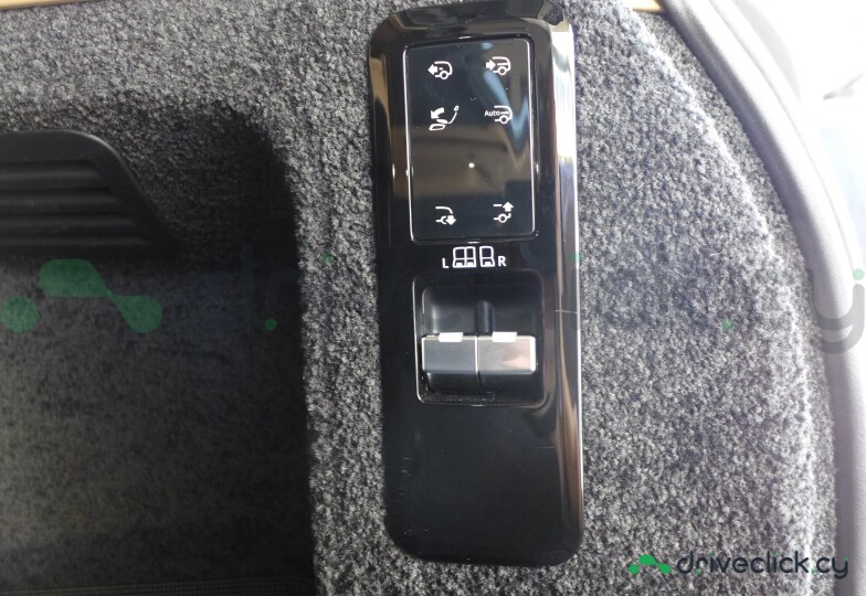 Land Rover Range Rover Gold