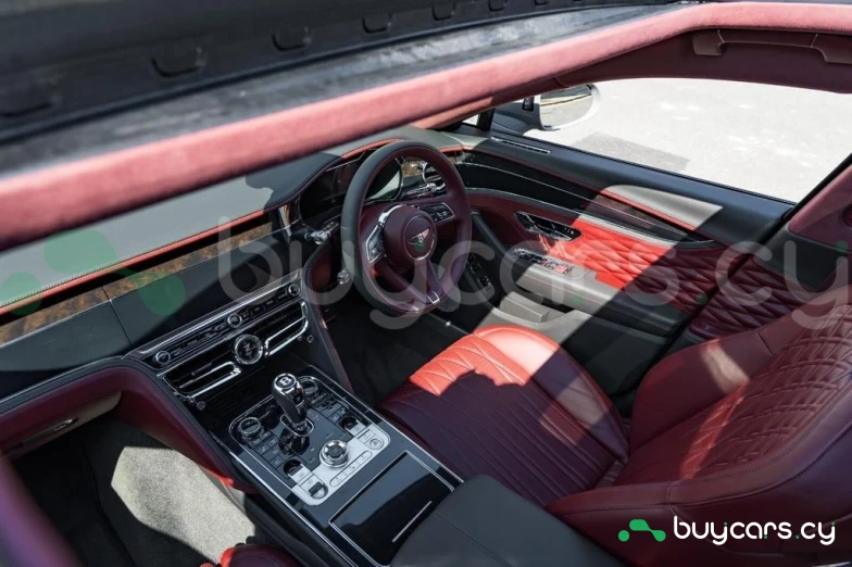 Bentley Flying Spur Белый