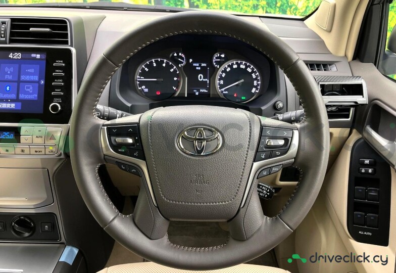 Toyota Land Cruiser Prado White