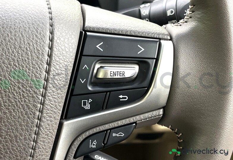 Toyota Land Cruiser Prado White