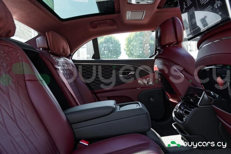 Bentley Flying Spur Белый