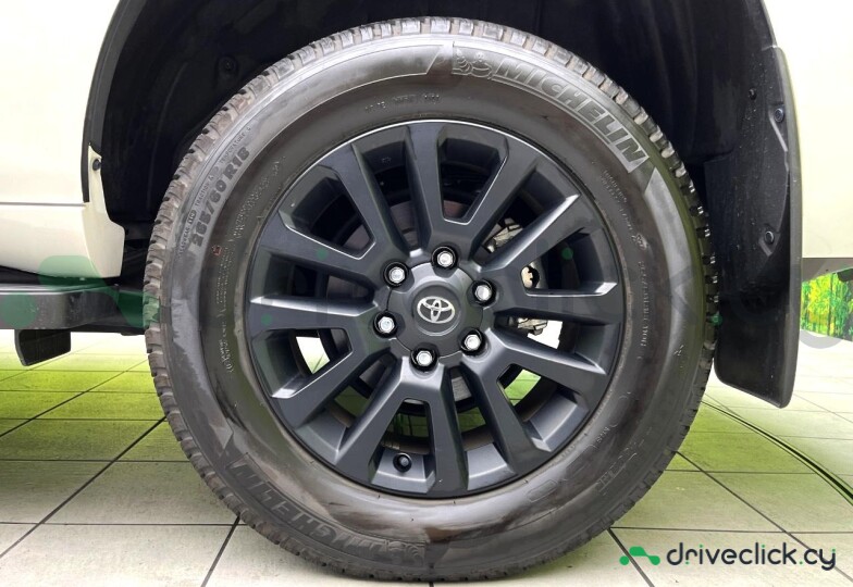 Toyota Land Cruiser Prado White