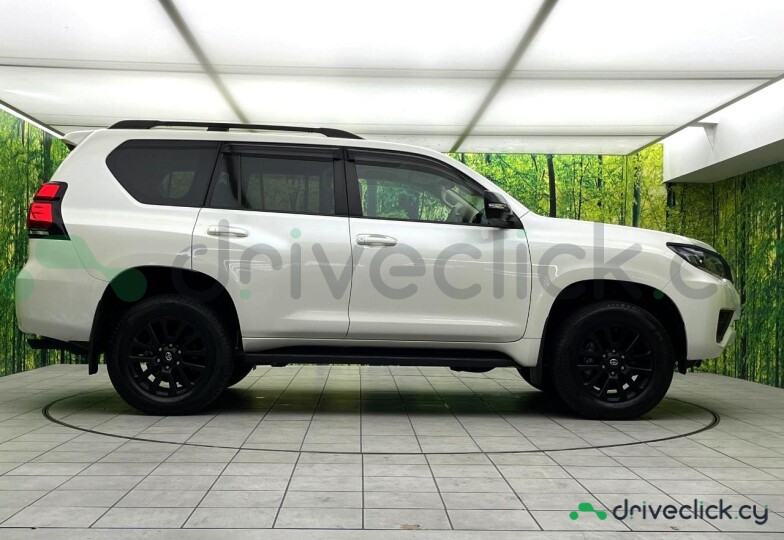Toyota Land Cruiser Prado White