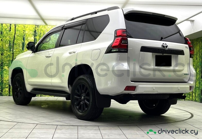 Toyota Land Cruiser Prado White