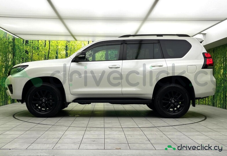 Toyota Land Cruiser Prado White