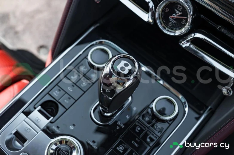 Bentley Flying Spur Белый