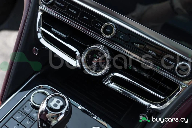 Bentley Flying Spur Белый