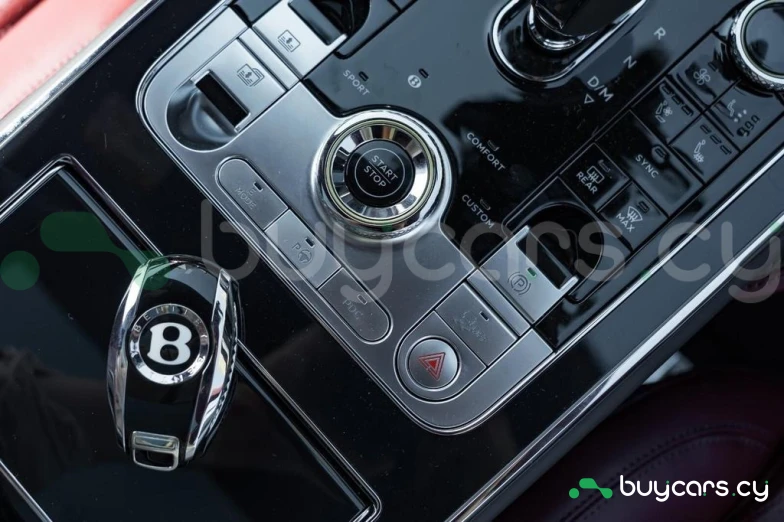 Bentley Flying Spur Белый