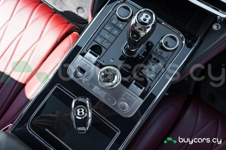 Bentley Flying Spur Белый