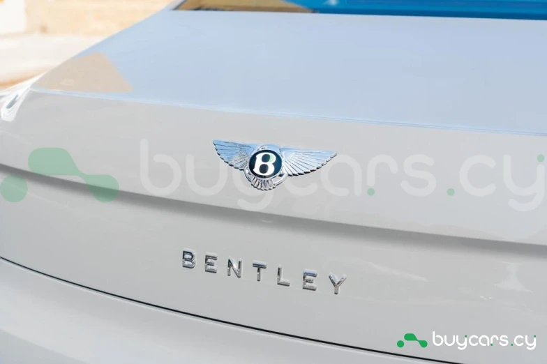 Bentley Flying Spur Белый