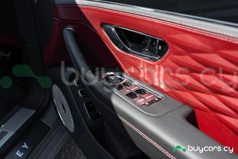 Bentley Flying Spur Белый