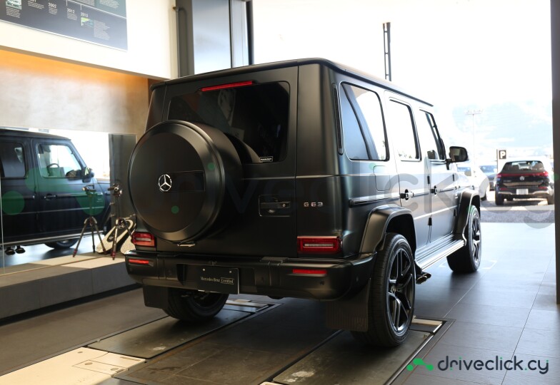 Mercedes G-class Black