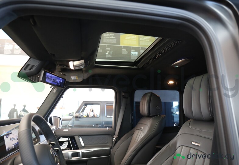 Mercedes G-class Black