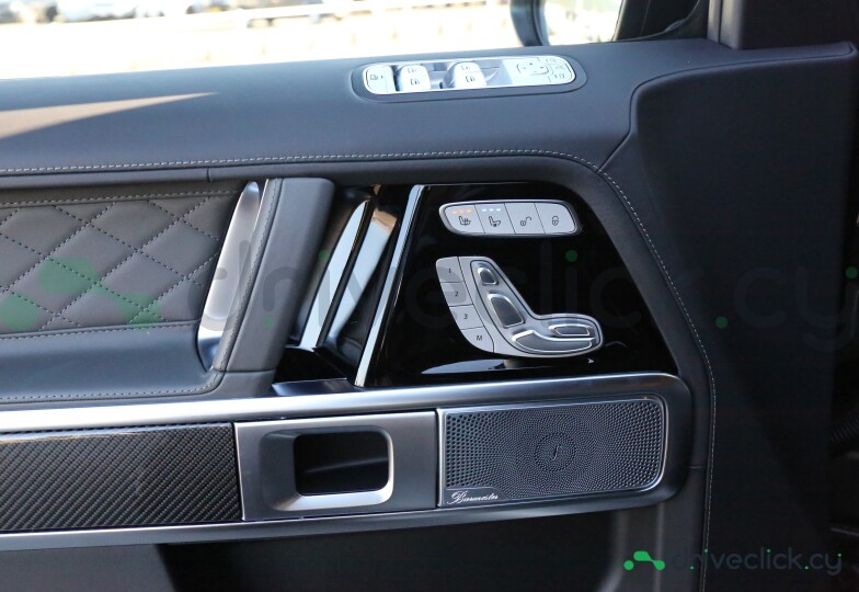 Mercedes G-class Black
