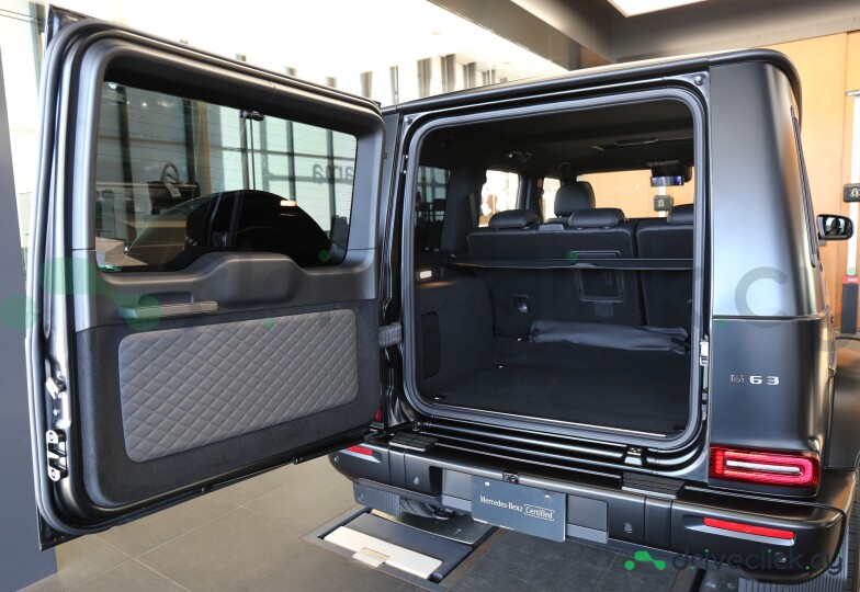 Mercedes G-class Black