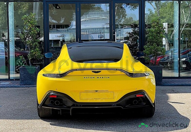 Aston Martin Vantage Желтый