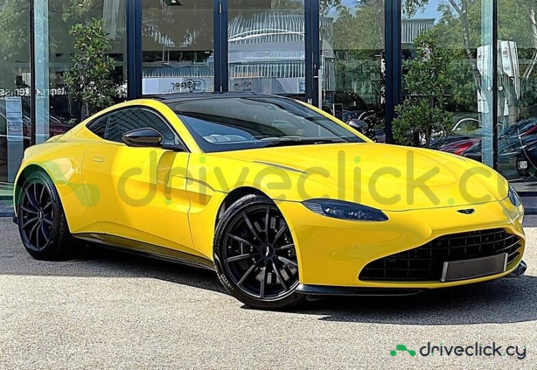 Aston Martin Vantage Желтый