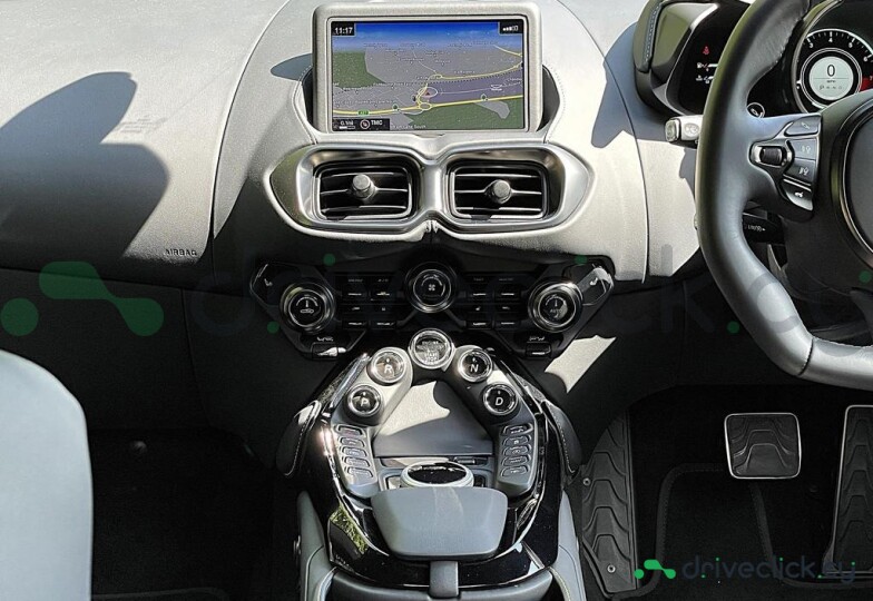 Aston Martin Vantage Желтый
