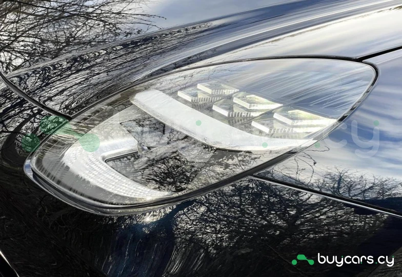 Aston Martin Vantage Black